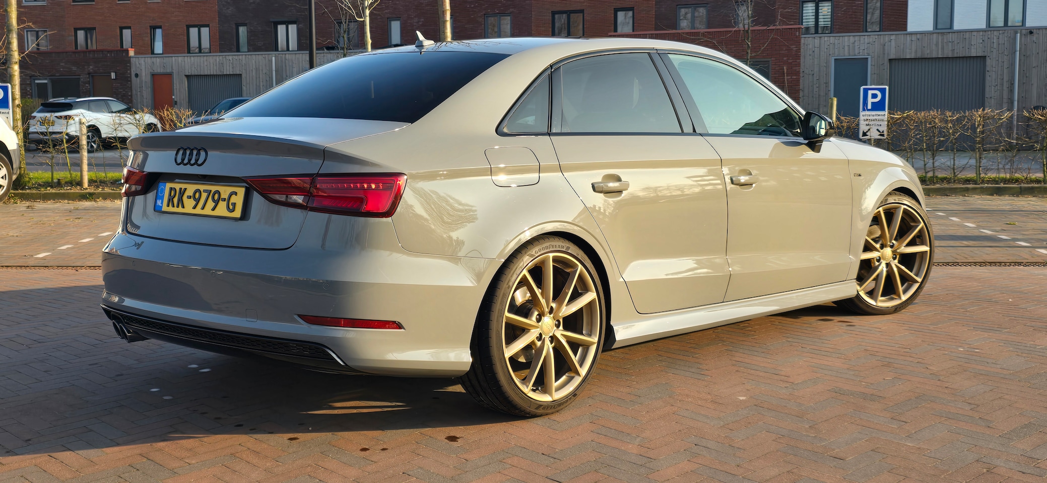 Audi A3 Limousine - 1.4 TFSI Ambition Pro Line S - AutoWereld.nl