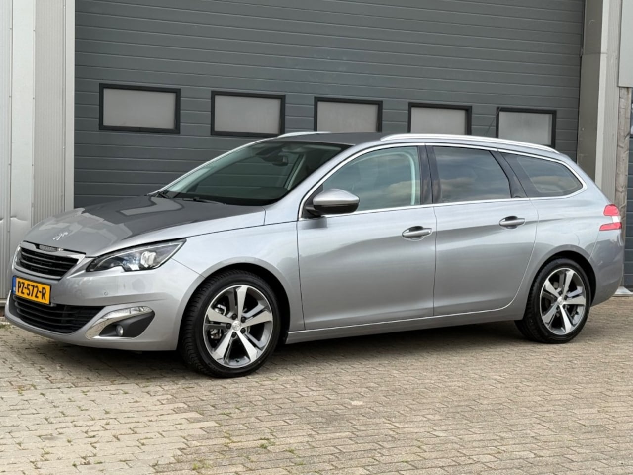 Peugeot 308 - 1.6 BlueHDI Premium Aut. Navi Pdc Trekhaak Keurige auto! - AutoWereld.nl