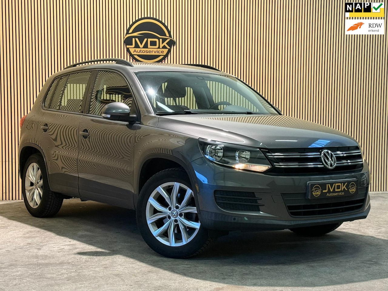 Volkswagen Tiguan - 1.4 TSI Comfort&Design/NAP/Trekhaak/Airco - AutoWereld.nl