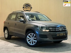 Volkswagen Tiguan - 1.4 TSI Comfort&Design/NAP/Trekhaak/Airco