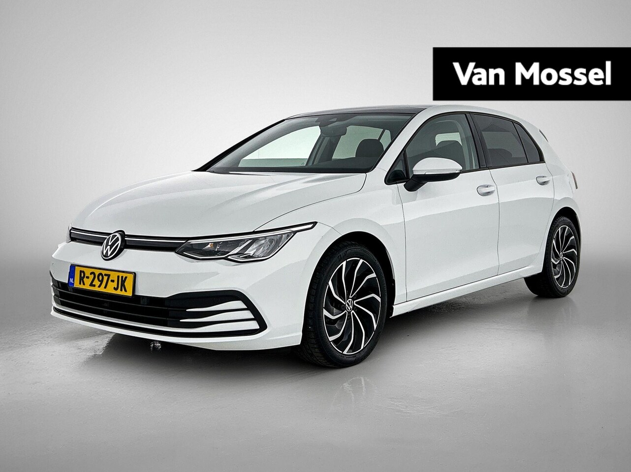 Volkswagen Golf - 1.5 eTSI Style | Panoramadak | Navigatie | Stoelverwarming + Stuurverwarming | - AutoWereld.nl