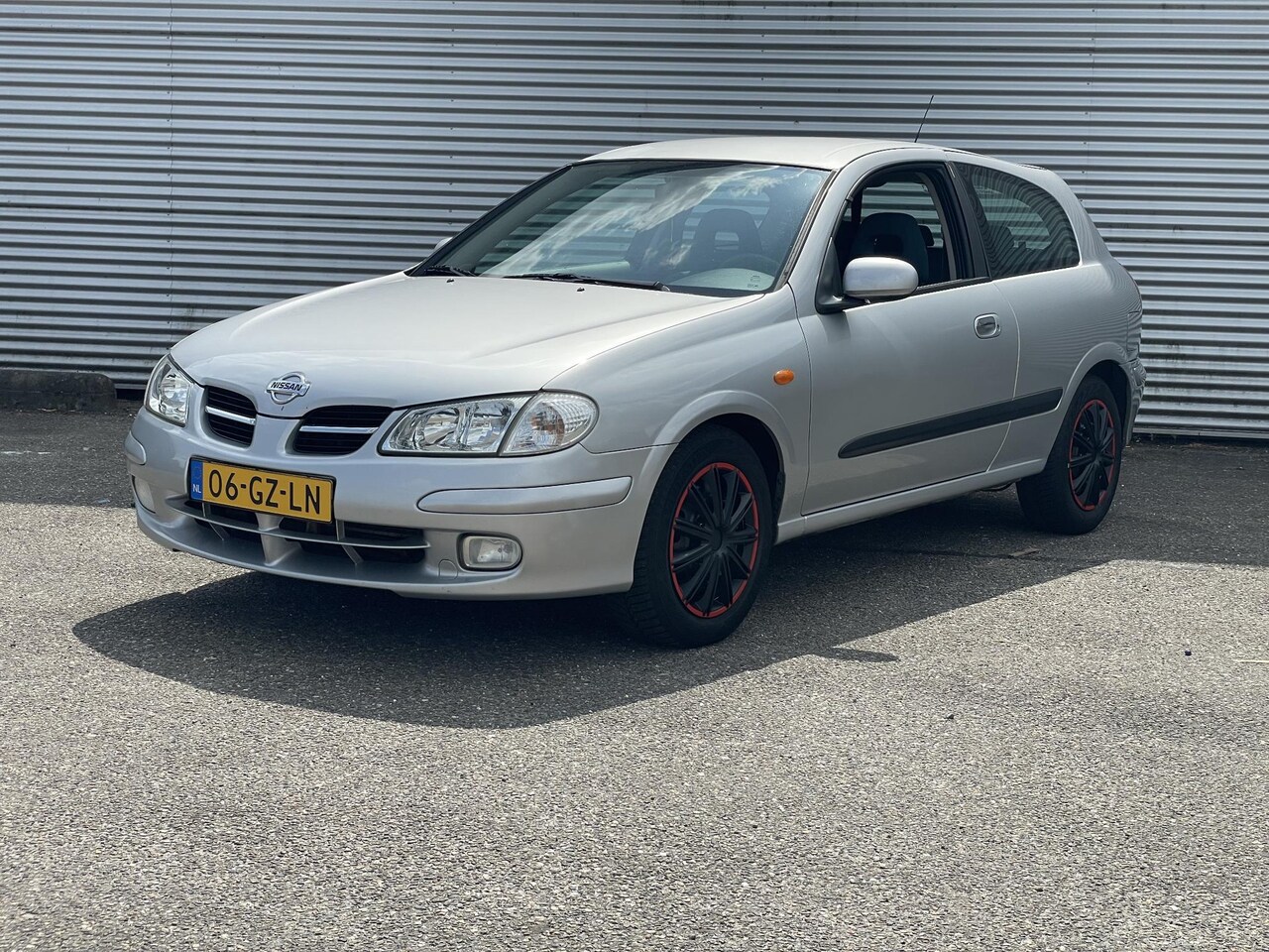 Nissan Almera - 1.8 Ambience AUTOMAAT - AutoWereld.nl