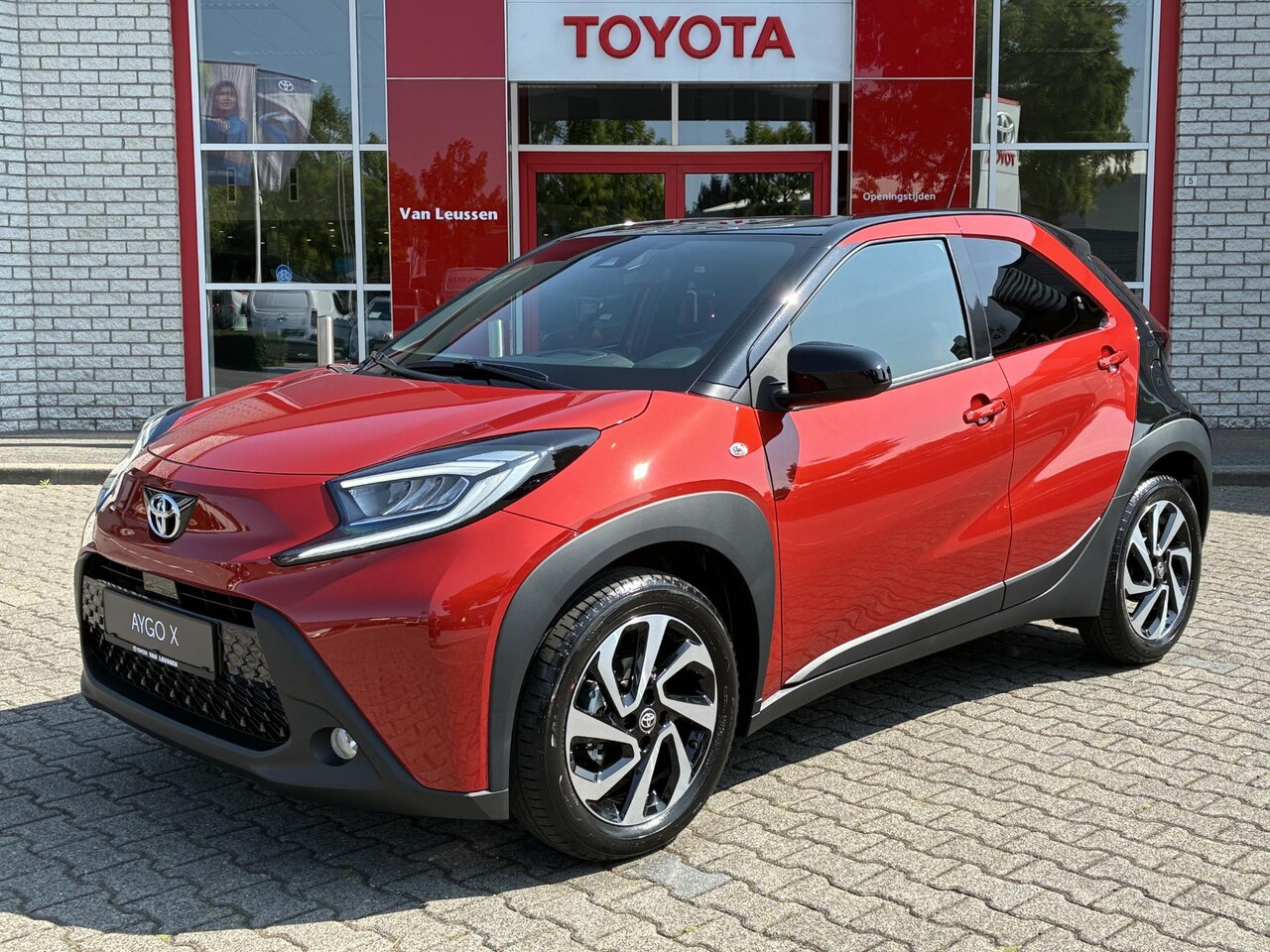 Toyota Aygo X - PULSE AUTOMAAT NIEUW & DIRECT LEVERBAAR!!! APPLE/ANDROID AIRCO AD-CRUISE LED 17"LM-VELGEN - AutoWereld.nl