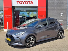 Toyota Yaris - 1.5 HYBRID 115 FIRST EDITION NAVIGATIE PARKEERCAMERA APPLE & ANDROID ADAPTIVE CRUISE CONTR