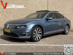 Volkswagen Passat - 1.4 TSI GTE Connected Series Plus | Leder/Alcantara | Pano | Climate | Cruise | Navi | Cam