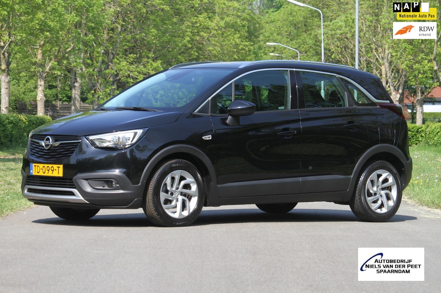 Opel Crossland X - 1.2 Innovation / Van 1e eigenaar / Pas 31.000 km. / Navigatie / Parkeersensoren / Airco me - AutoWereld.nl