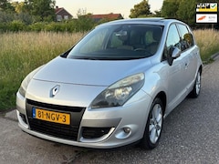Renault Scénic - 1.4 TCE Celsium ECC Audio-CD/MP3 Navi LMV 17" Cruisecontrol ESP PDC Panoramadak TCS Trekha