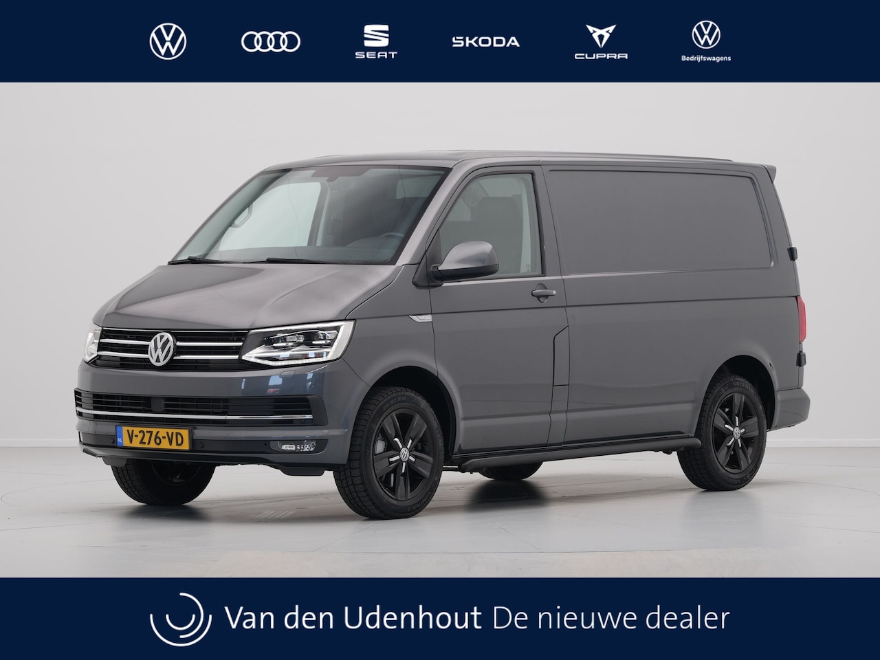 Volkswagen Transporter - 2.0 TDI 204pk DSG L1H1 Highline Navigatie Led Pdc Trekhaak - AutoWereld.nl