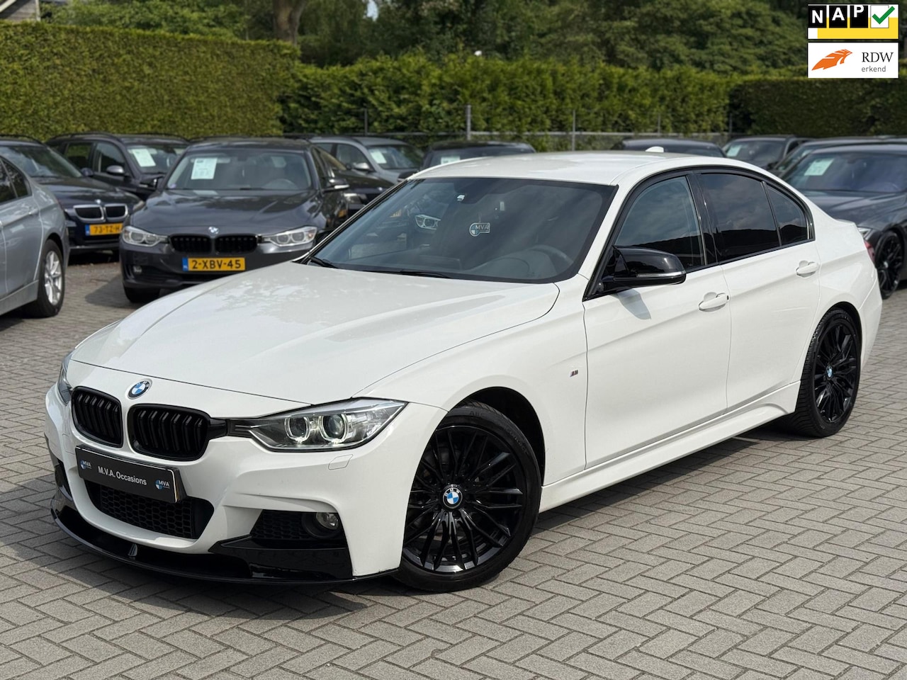 BMW 3-serie - 316i Executive M Sport|Nieuwe Ketting + Klepseals|Navigatie|Cruise control|Climate control - AutoWereld.nl