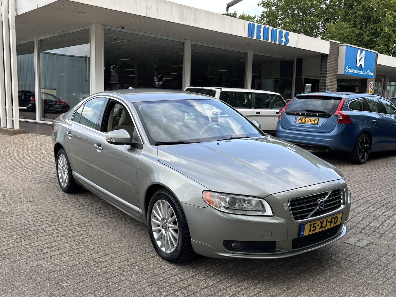 Volvo S80 - 2.5T Aut Summum Xenon Dealer onderhouden BTW voordeel €350,- - AutoWereld.nl