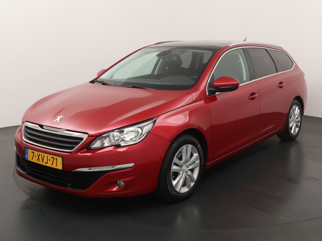 Peugeot 308 SW - 1.2 e-THP Blue L. Ex - AutoWereld.nl