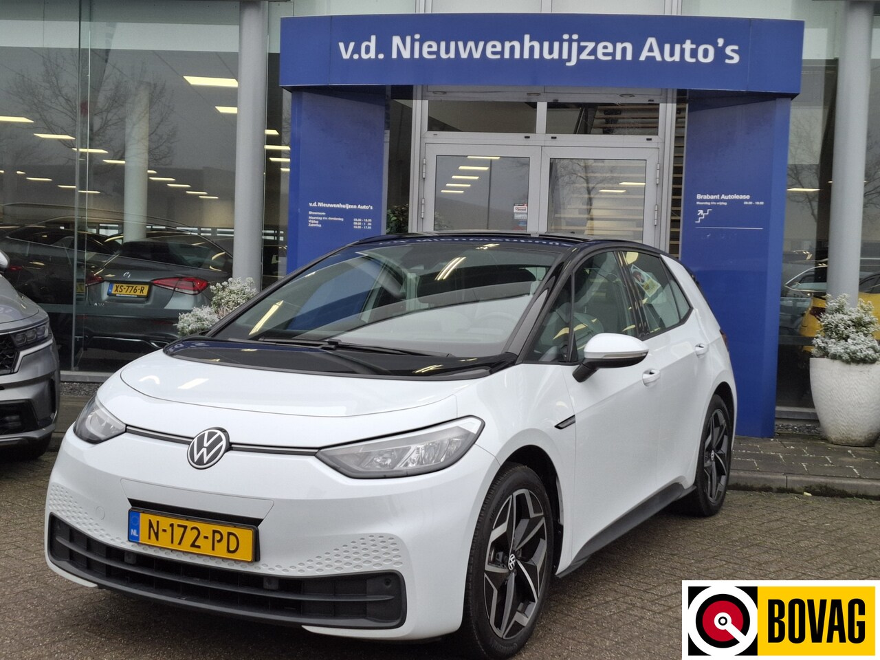 Volkswagen ID.3 - Pure 45 kWh | Navi | Camera | ADPT. Cruise | € 2000,- Inruilpremie ! |   Info Bas: 0492-58 - AutoWereld.nl