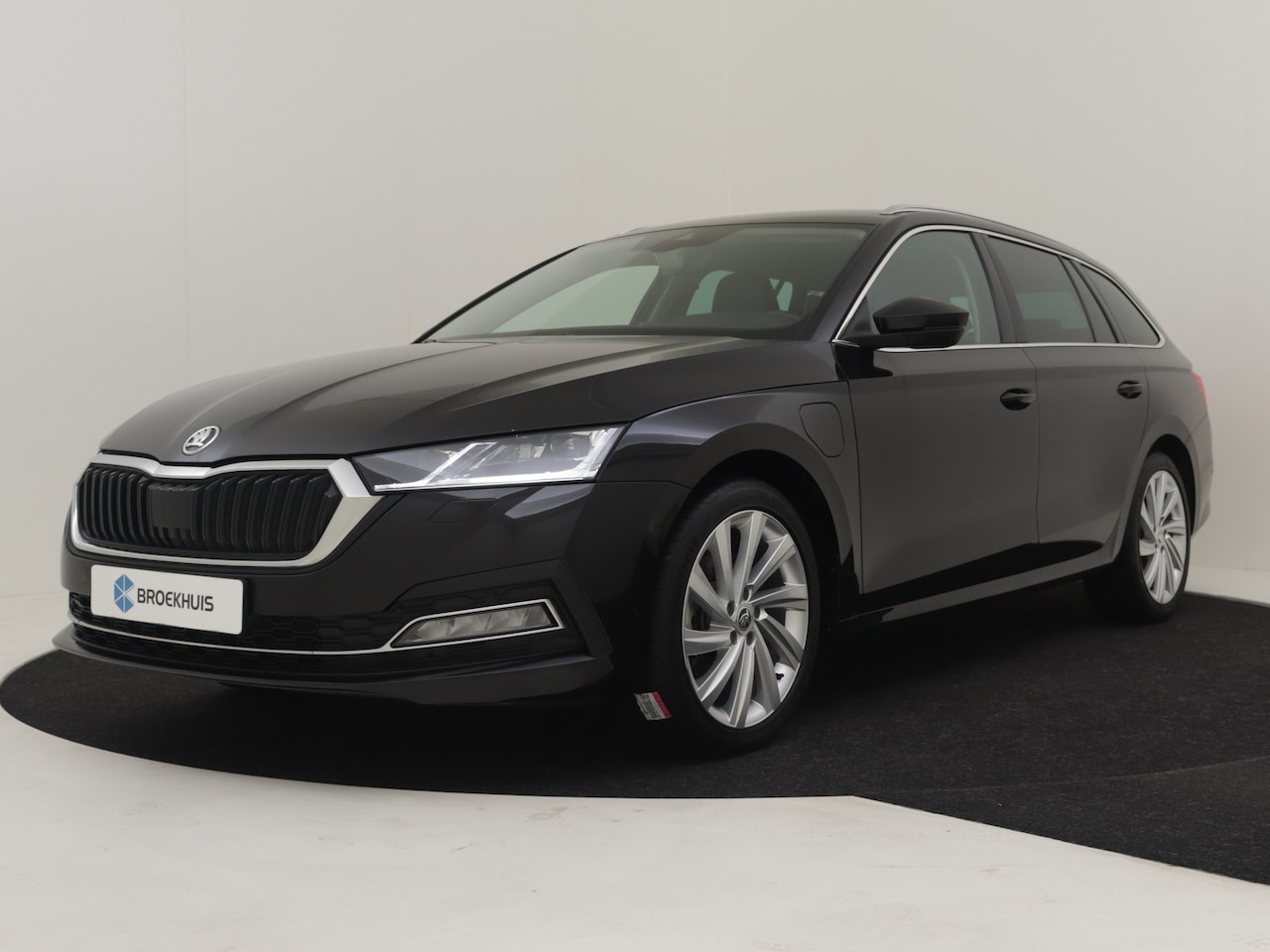 Skoda Octavia Combi - 1.4 150 kW / 204 pk PHEV l Elektrische Stoelen incl Memory l Leder l Stoel ventilatie - AutoWereld.nl