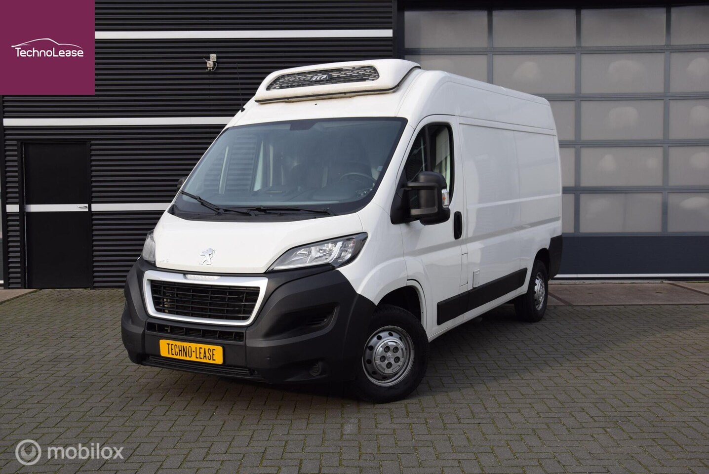 Peugeot Boxer - Bestel 333 2.2 BlueHDi 140 L2H2 Premium - AutoWereld.nl