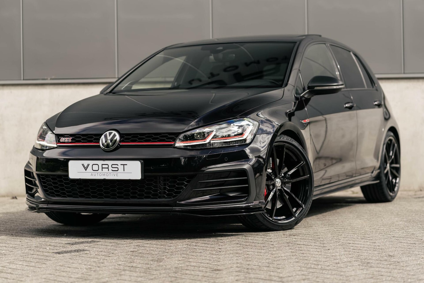 Volkswagen Golf - 2.0 TSI GTI TCR Pano Dsg Akrapovic Vol - AutoWereld.nl