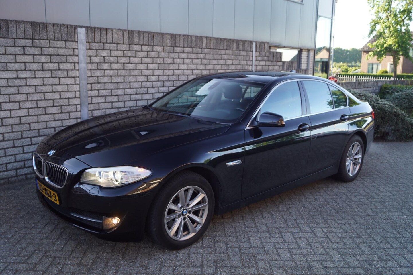 BMW 5-serie - 520i High Executive Autom Leder Sportst Stoelver Groot Navi Clima Cruise Xenon 2x PDC LMV - AutoWereld.nl