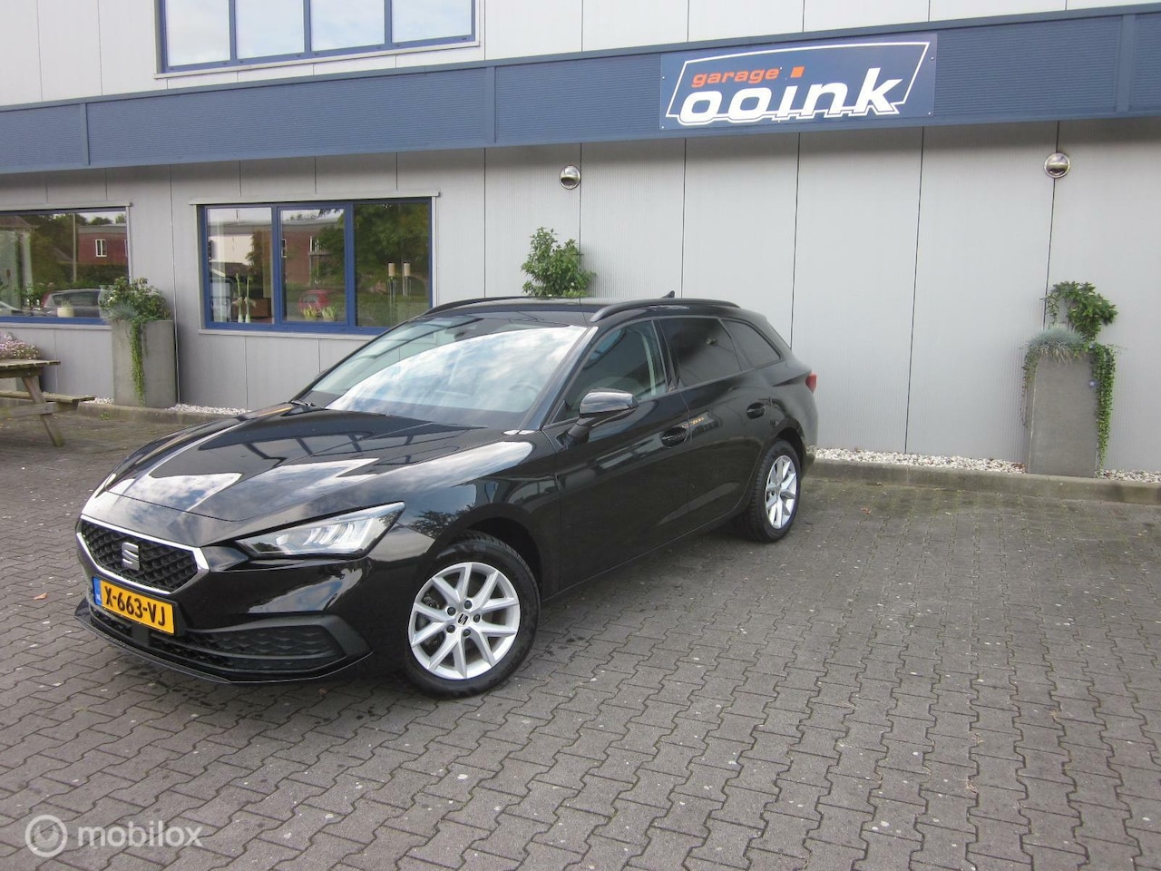 Seat Leon Sportstourer - 1.5 TSI DSG Style - AutoWereld.nl