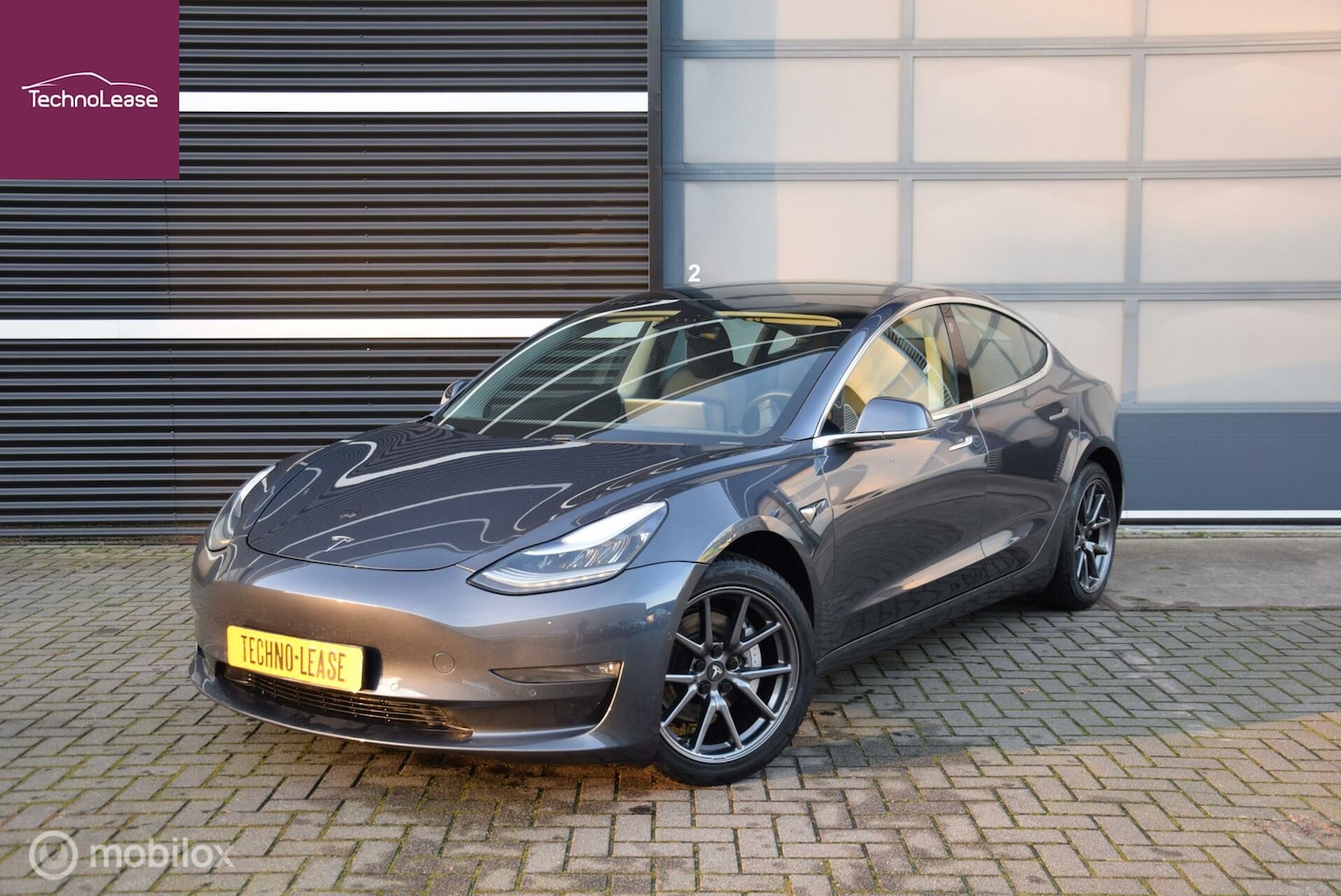 Tesla Model 3 - Long Range RWD Long Range AWD 75 kWh - AutoWereld.nl