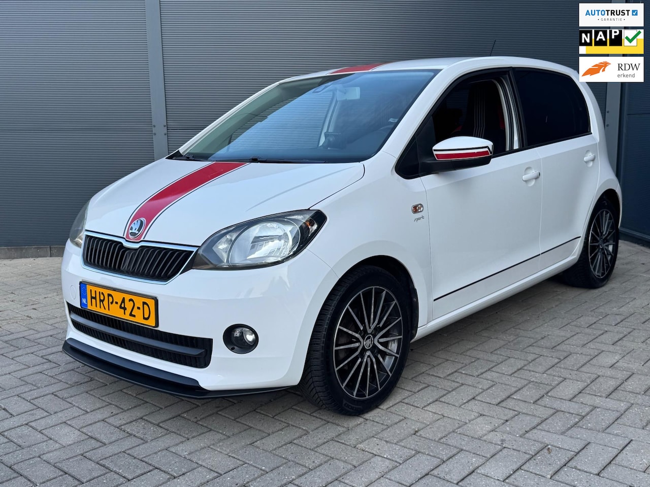 Skoda Citigo - 1.0 Greentech Sport / Navi / Pdc / Airco - AutoWereld.nl