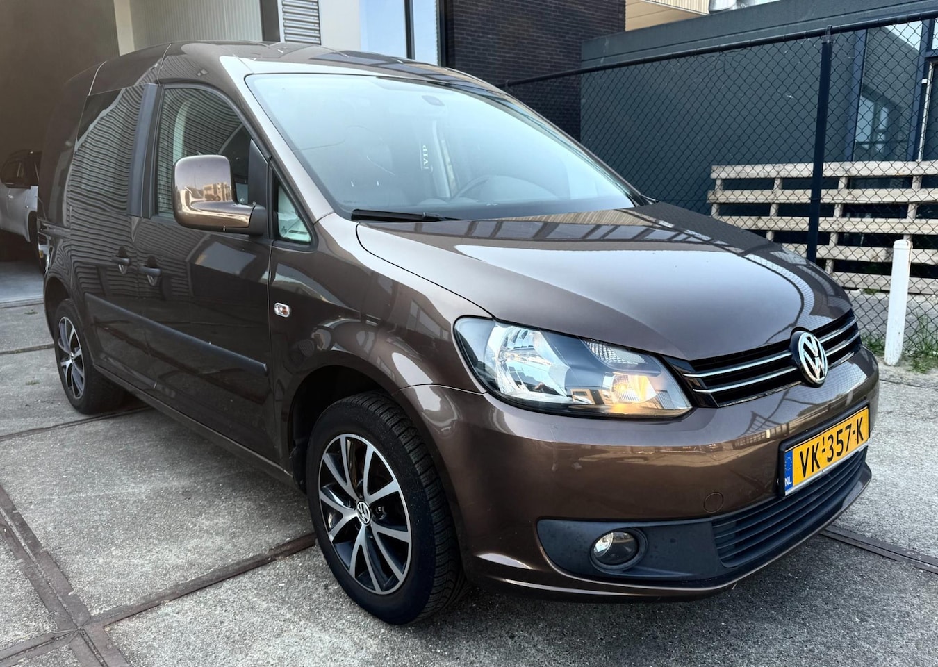 Volkswagen Caddy - 1.6 TDI automaat - AutoWereld.nl