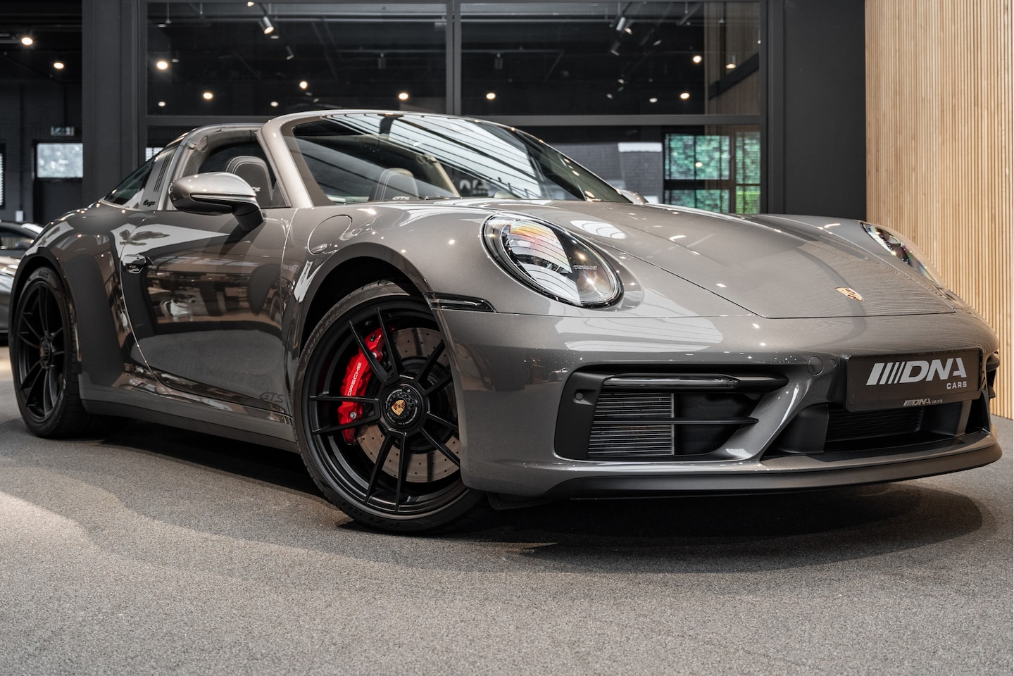 Porsche 911 Targa - 992 4 GTS Carbon BOSE 911 3.0 Targa 4 GTS PDLS+ Alacantara - AutoWereld.nl