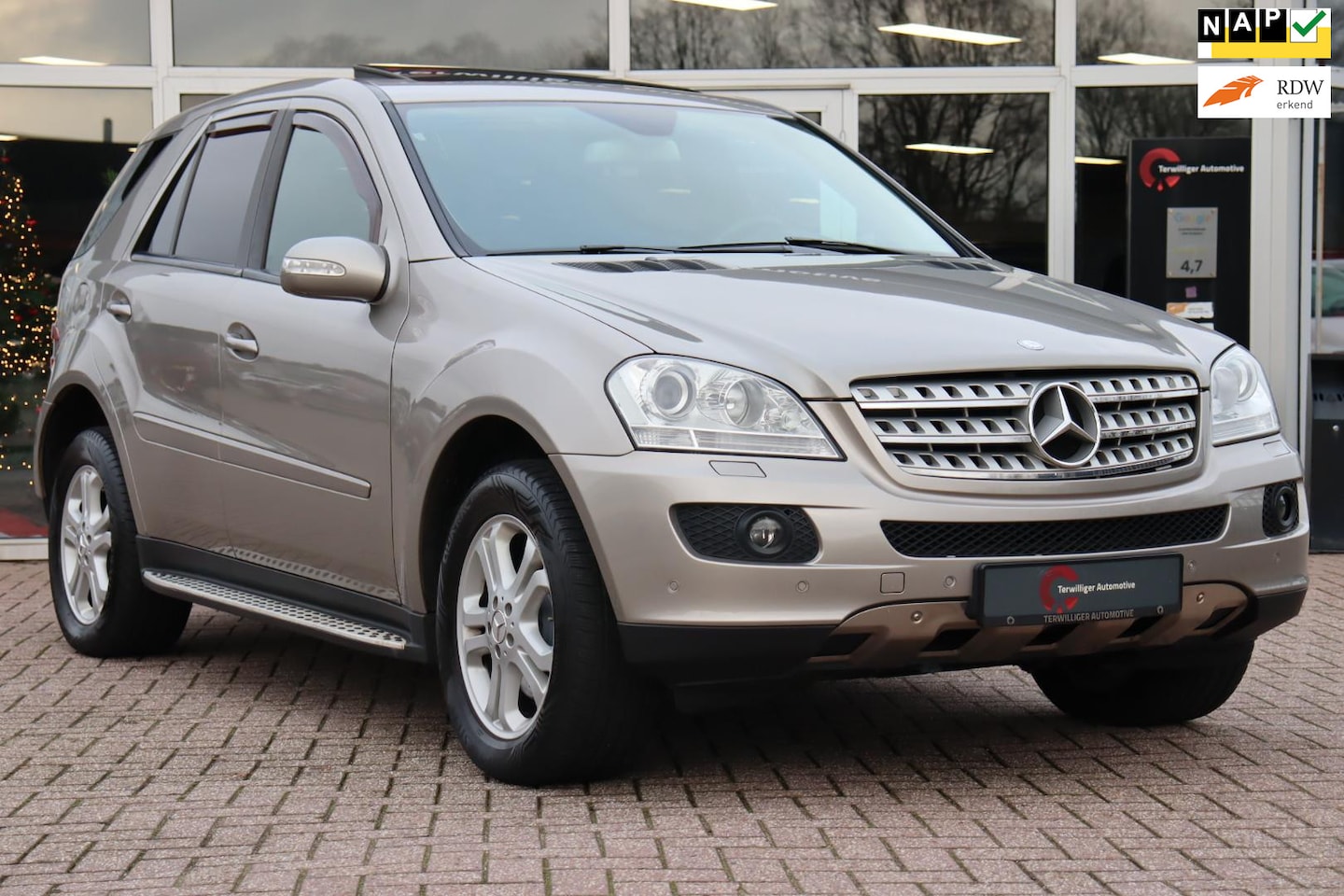 Mercedes-Benz M-klasse - 350 4MATIC | YOUNGTIMER | PANORAMADAK | TREKHAAK | NAVI | - AutoWereld.nl