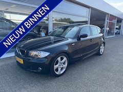 BMW 1-serie - 118i EffDyn. Ed. Business Line Ultimate Edition | Panoramadak | Parkeersensoren | Navigati