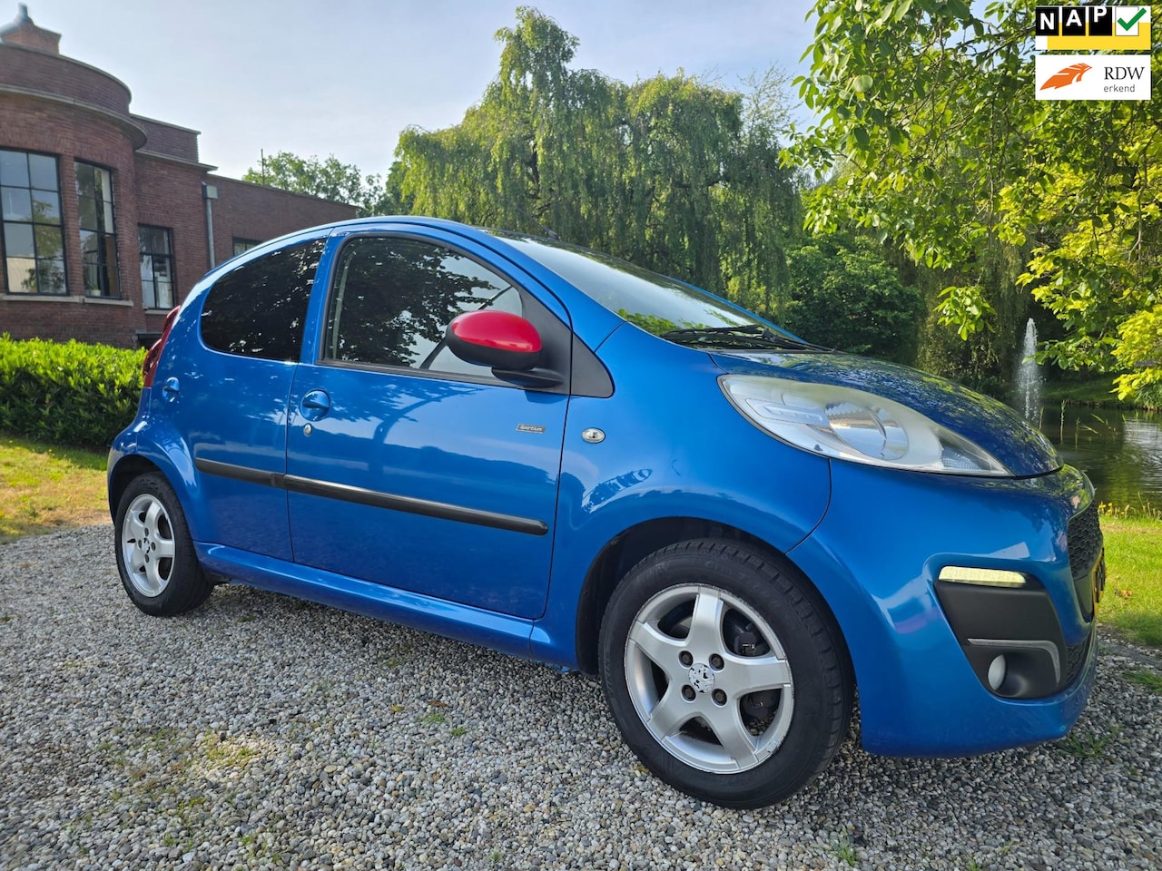 Peugeot 107 - 1.0 Sportium 5-deurs AIRCO *apk:01-2026* - AutoWereld.nl