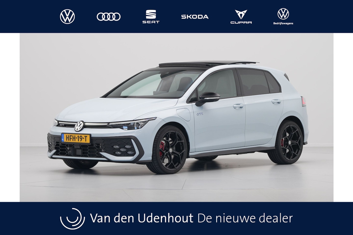 Volkswagen Golf - 1.5 eHybrid GTE Pano, Black Style, 19'' LMV, Travel & Side Assist, 360 camera - AutoWereld.nl