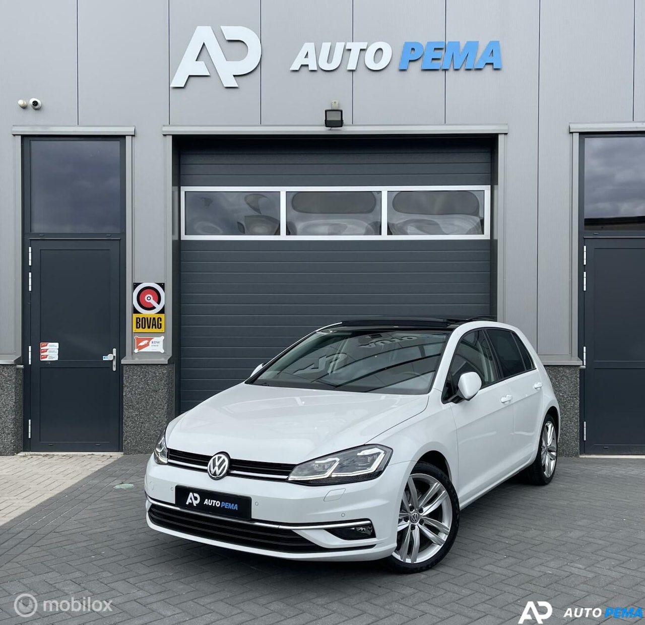 Volkswagen Golf - 1.5 TSI DSG 150PK PANO/KEYL/ACC/VOL - AutoWereld.nl