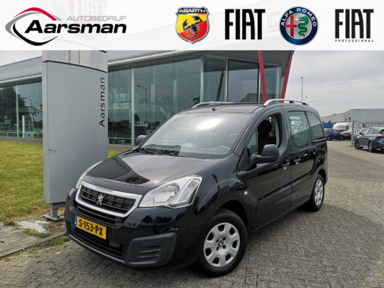 Peugeot Partner Tepee - 1.2 PureTech Active | Airco | Trekhaak - AutoWereld.nl