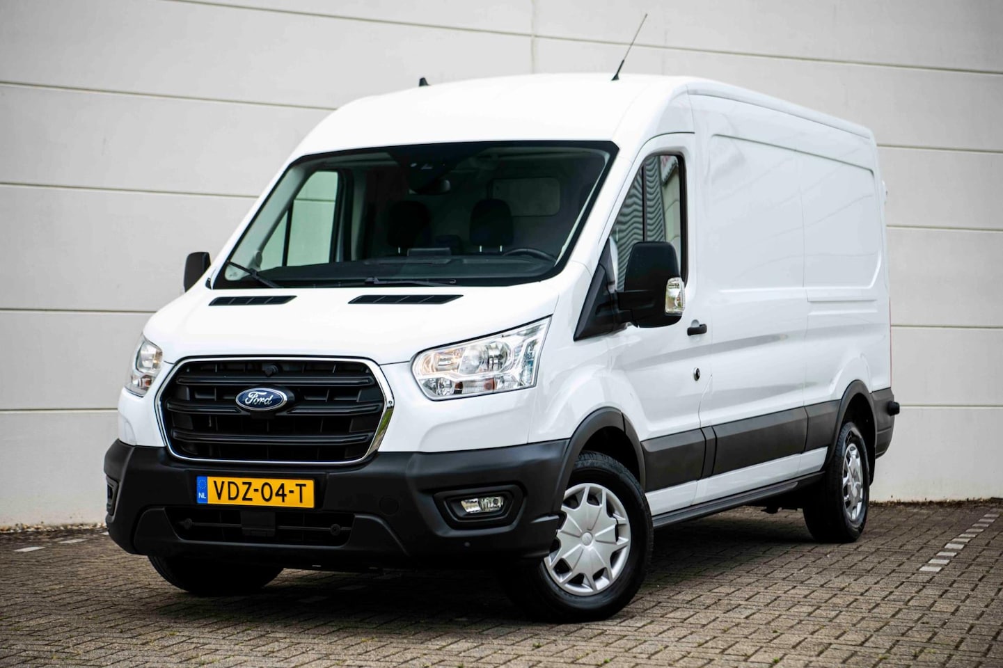 Ford Transit - 2.0 TDCI 130pk AUT. L3H2 |ACC|Navi|Camera| - AutoWereld.nl