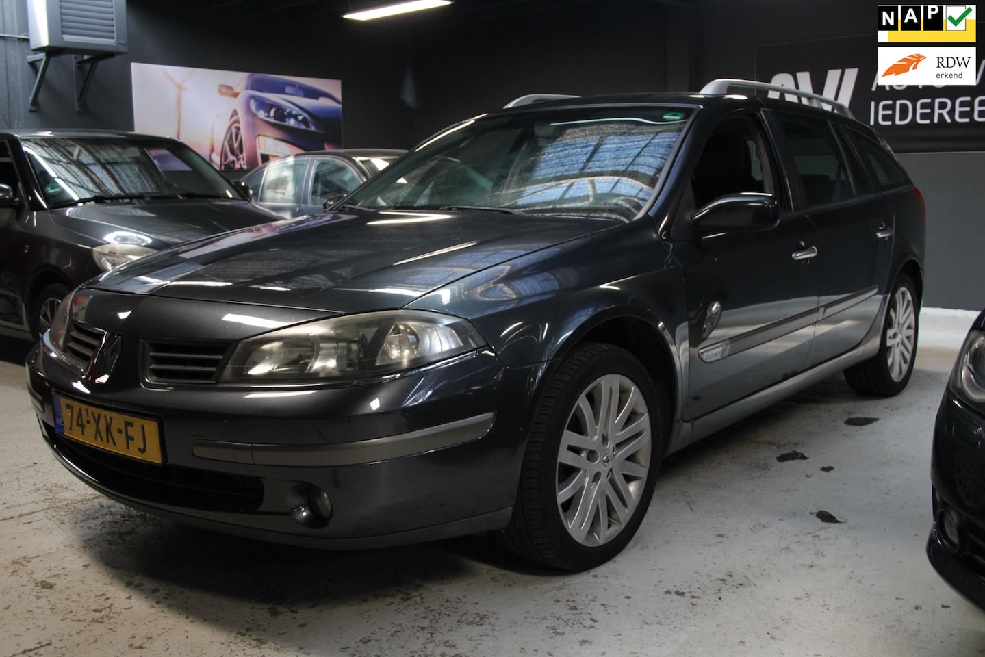 Renault Laguna Grand Tour - 2.0-16V Dynamique / automaat / apk / NAP - AutoWereld.nl