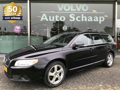 Volvo V70 - 1.6 T4 Limited Ed. Family Line Automaat | Rijklaar incl garantie | Navigatie Trekhaak Xeno