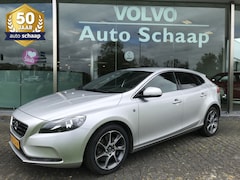 Volvo V40 - 1.5 T2 Ocean Race Automaat | Rijklaar incl 12 mnd Bovag | Trekhaak Camera Donker glas Navi