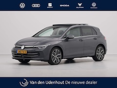 Volkswagen Golf - 1.5 eHybrid 50 Edition Panorama Stoelverwarming Camera PDC Standkachel
