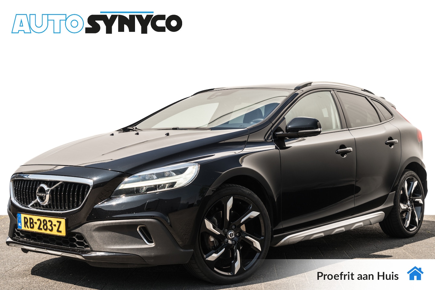 Volvo V40 Cross Country - 2.0 D3 150 Pk Nordic+ I Panoramadak I Leder I Trekhaak I 19 inch. LMV - AutoWereld.nl