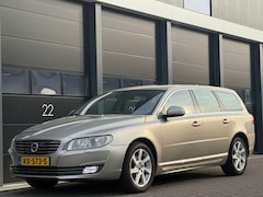 Volvo V70 - V-70 2.0 D3 Summum Navi Clima PDC