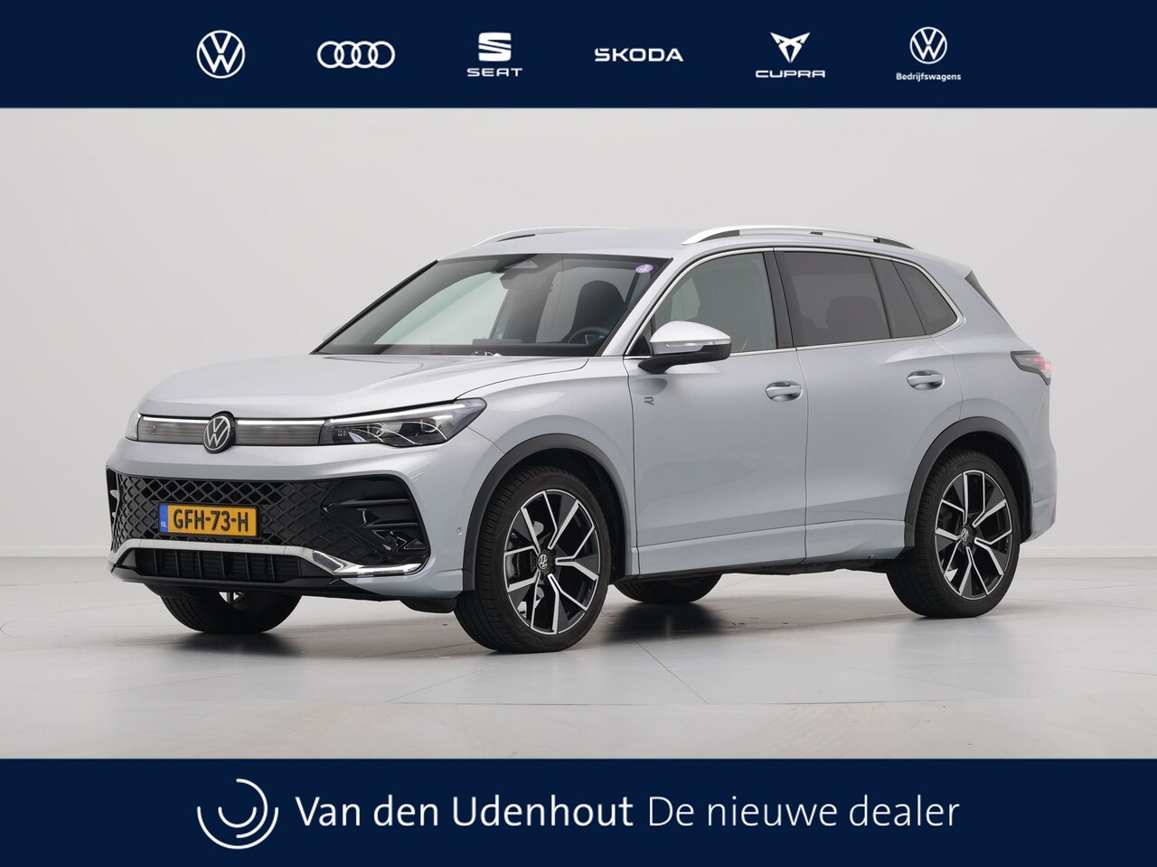 Volkswagen Tiguan - 1.5 eTSI R-Line Business Trekhaak Navigatie Camera Acc - AutoWereld.nl