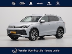 Volkswagen Tiguan - 1.5 eTSI R-Line Business Trekhaak Navigatie Camera Acc