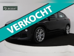BMW X2 - SDrive18i Executive (CRUISE CONTROL, NAVIGATIE, PARKEERSENSOREN, AUTOMAAT, NL-AUTO)