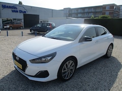 Hyundai i30 Fastback - 1.4 T-GDI Premium