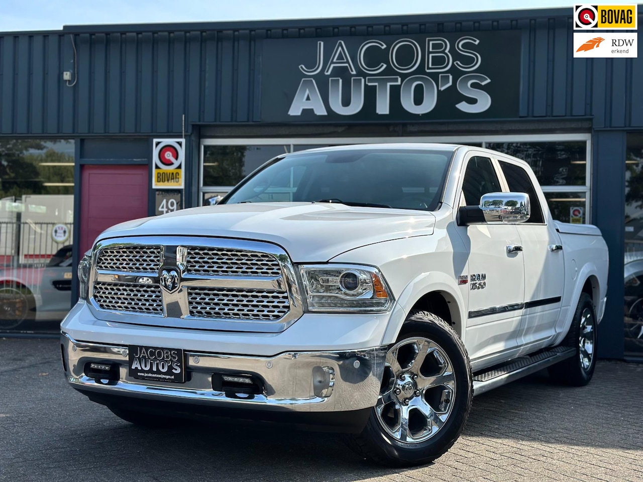 Dodge Ram 1500 - 5.7 V8 4x4 CrewCab Laramie 6 Personen - AutoWereld.nl