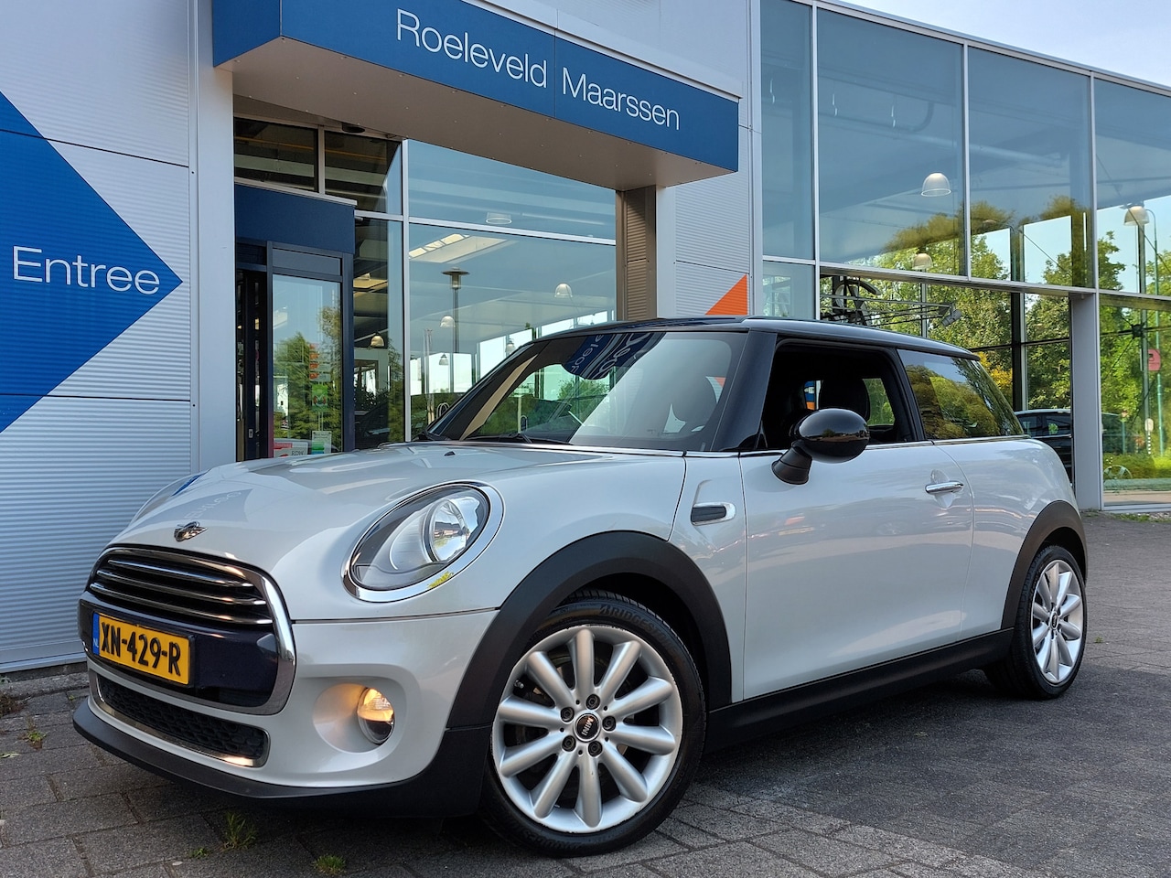 MINI Cooper - 1.5 Cooper D 116pk Pepper Business 3-Deurs | Navi | Clima | Cruise | Licht+Regensensor | P - AutoWereld.nl