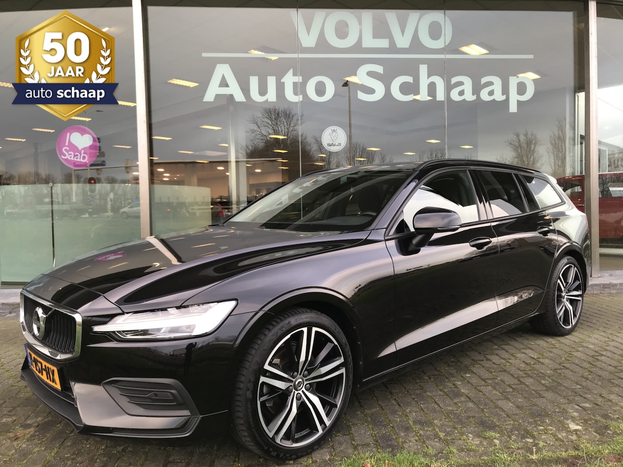 Volvo V60 - 2.0 B3 Momentum Advantage Automaat | Rijklaar incl 12 mnd Bovag | Mild Hybrid Carplay Dark - AutoWereld.nl