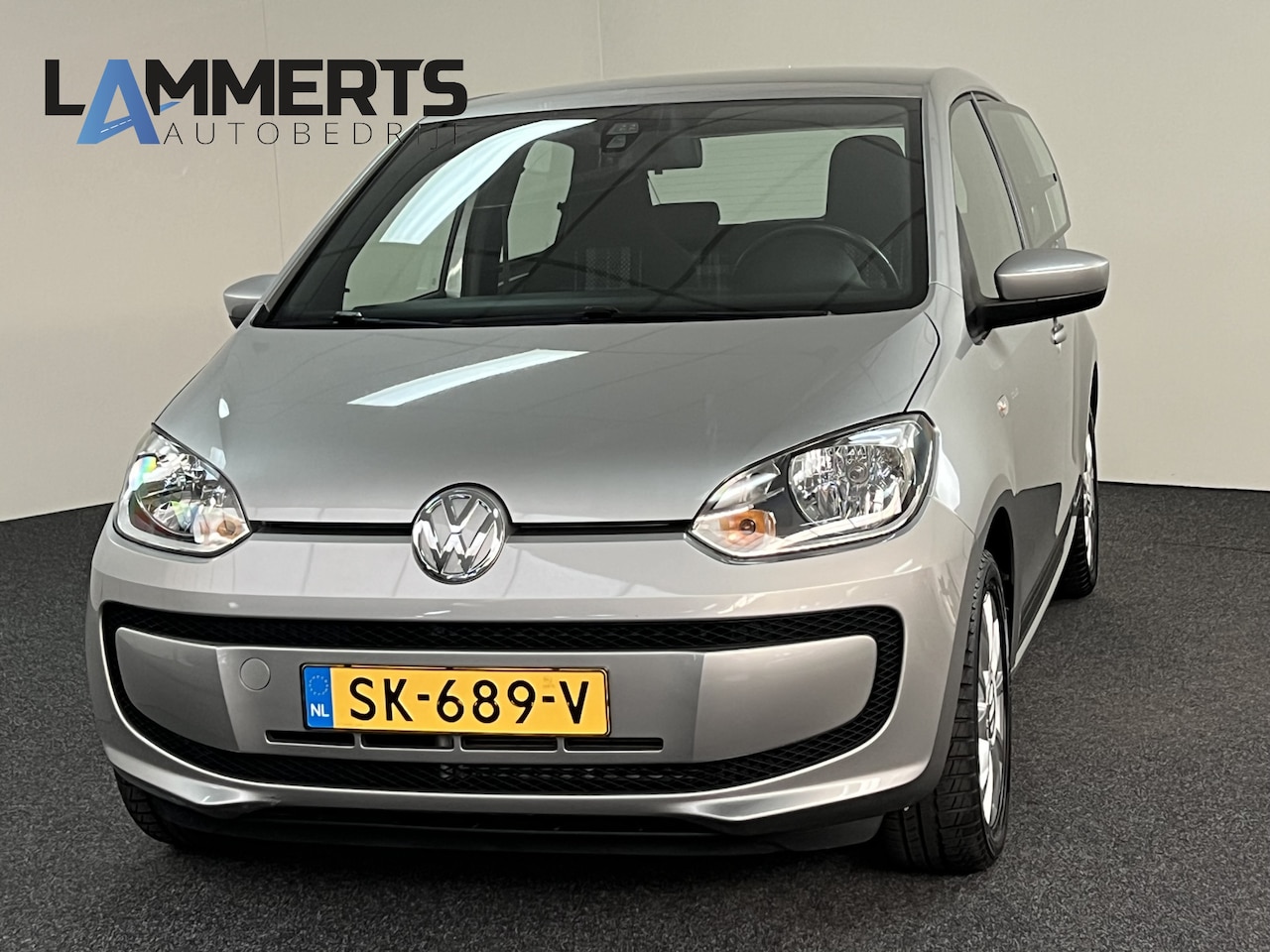 Volkswagen Up! - 1.0 Club Automaat 60 PK 5 drs. met 20.000 km!!! Airco / 15" LM Velgen / Navi / PDC / Cruis - AutoWereld.nl