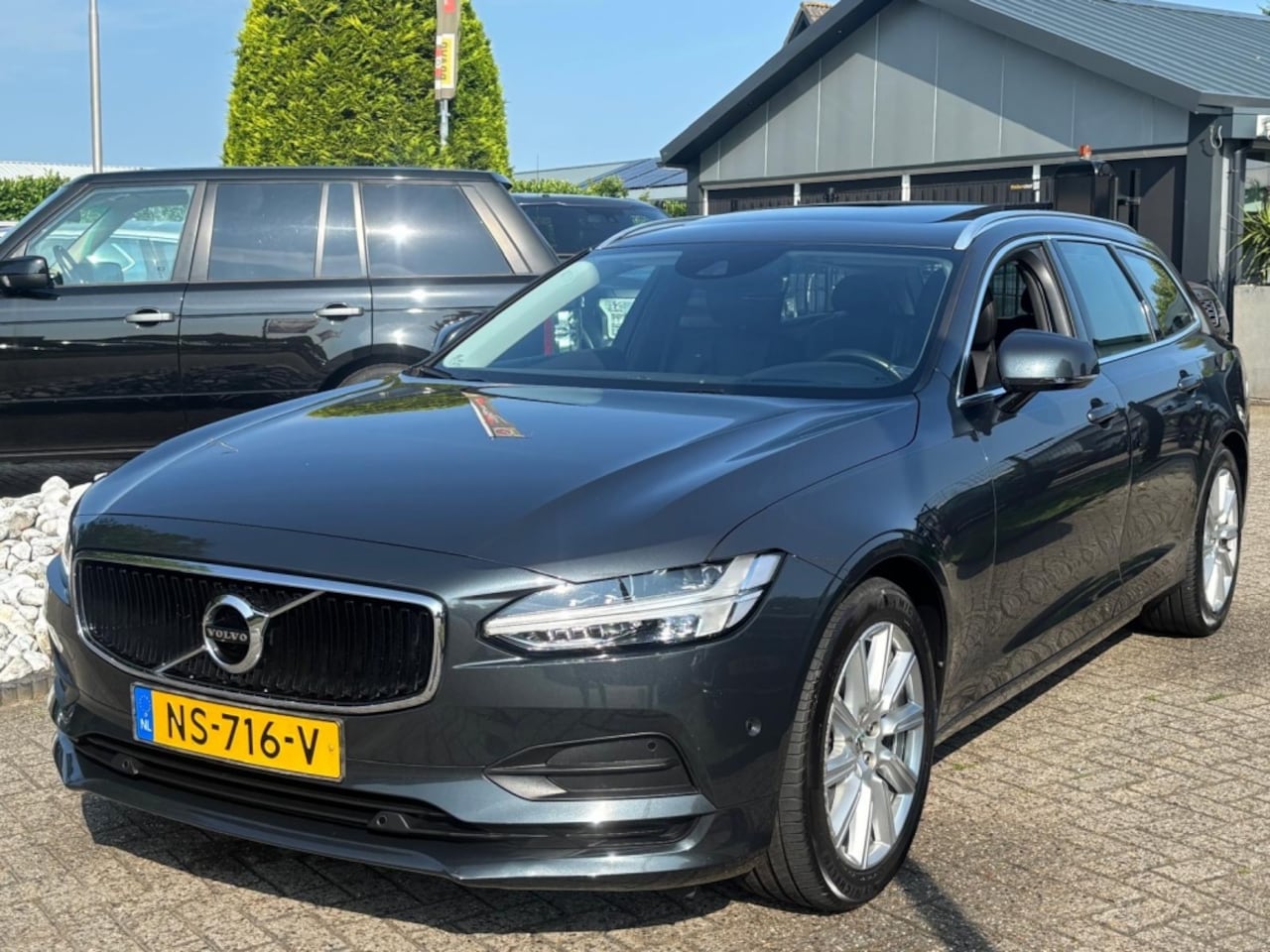 Volvo V90 - 2.0 D4 Momentum 2017 Panodak NL Dealer Auto - AutoWereld.nl