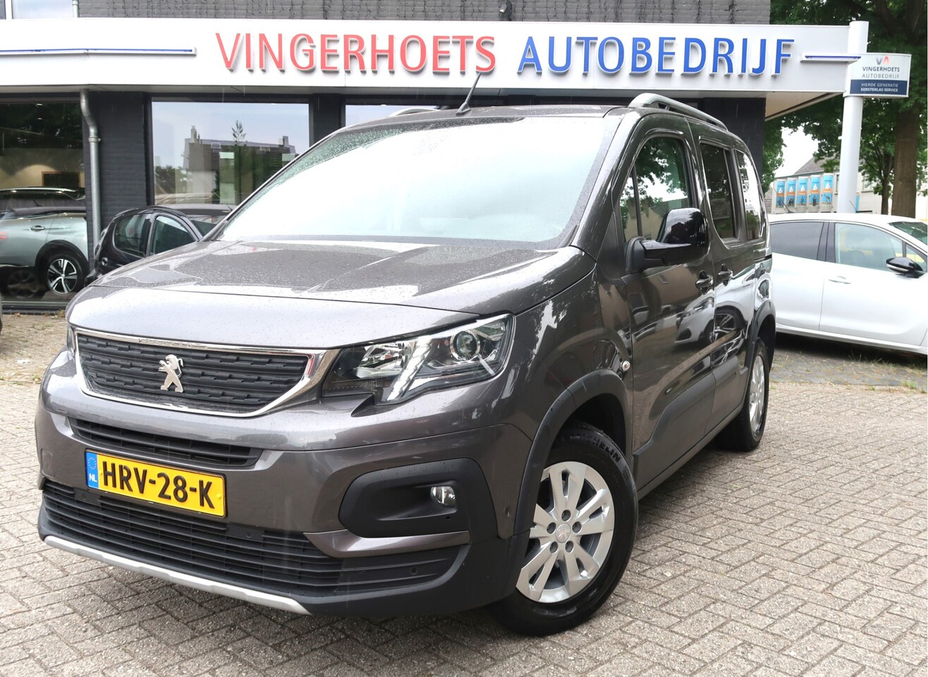 Peugeot Rifter - 130 Pk Benzine * AUTOMAAT * Hele Luxe Allure * * Panoramadak * Spotify en Navigatie via An - AutoWereld.nl