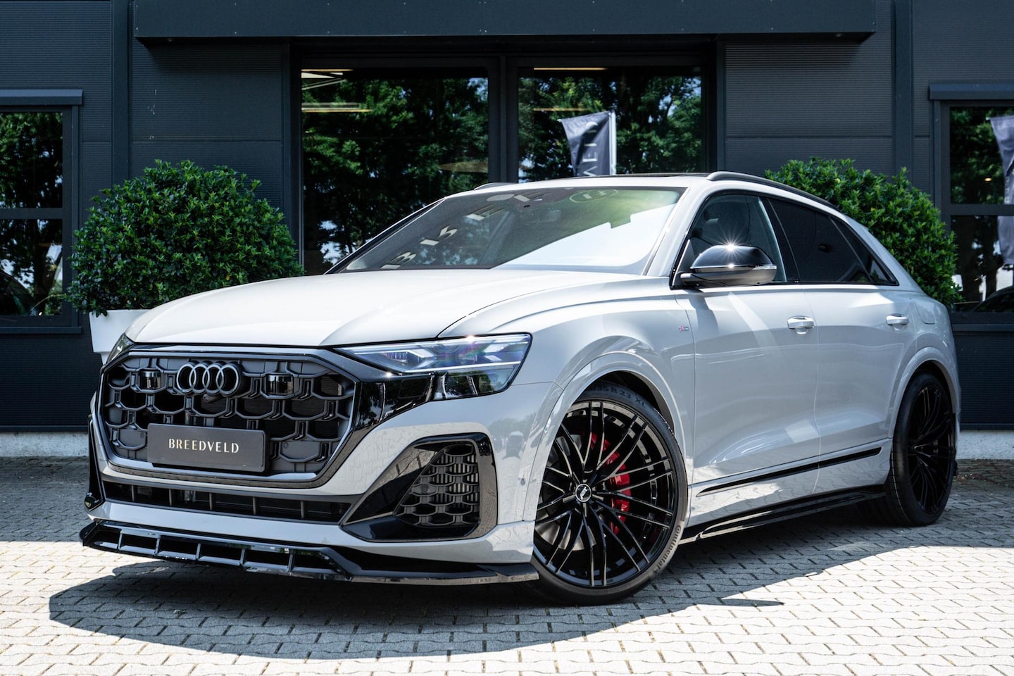 Audi Q8 - 60 TFSI e Competition 490pk ABT, Nardo, Full-options 2025 - AutoWereld.nl