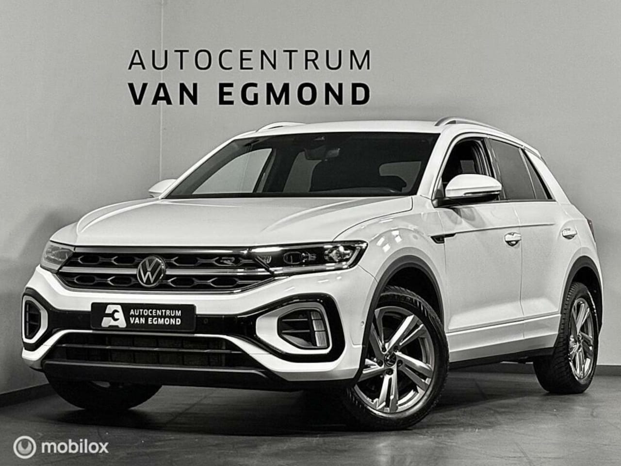 Volkswagen T-Roc - 1.5 R-LINE DSG | CARPLAY | KEYLESS | CRUISE - AutoWereld.nl